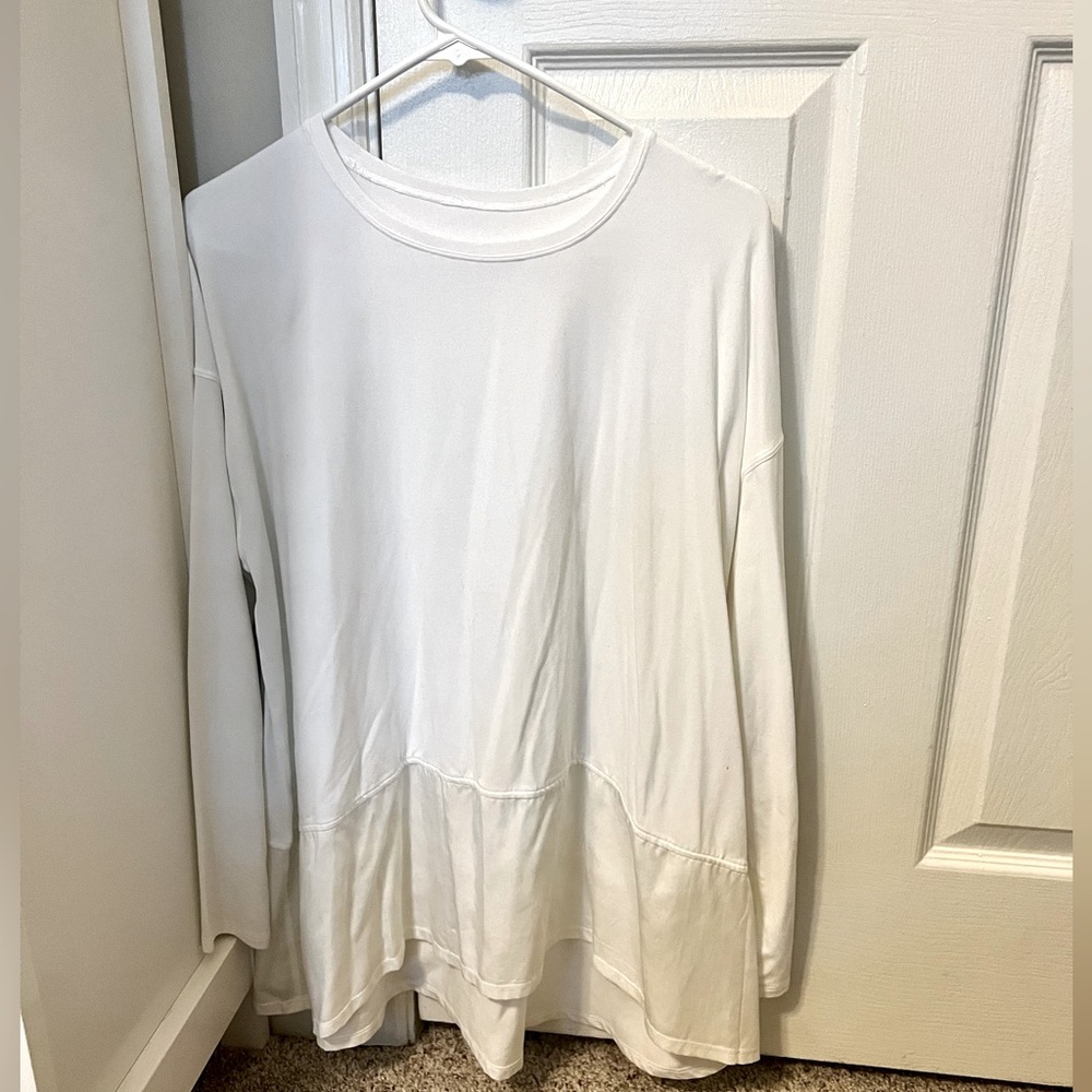 Lululemon- EUC- ease my mind long sleeve- size 6- white